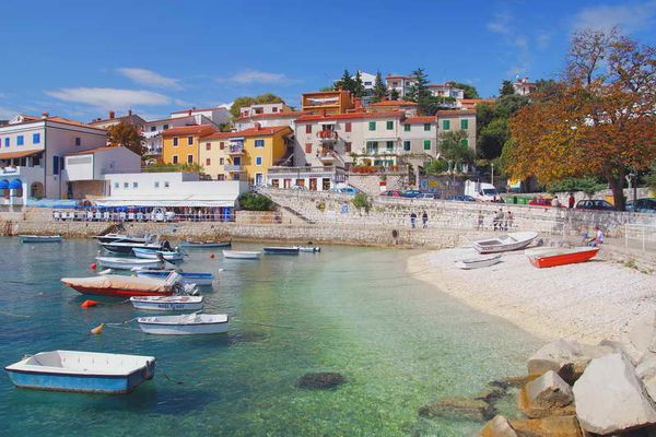 Malerischer Strand in Kroatien - Istrien